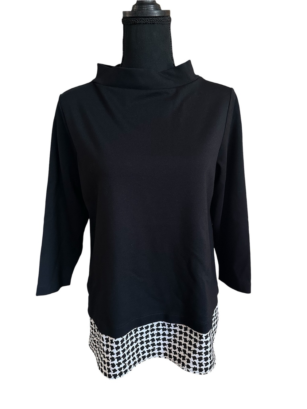 Ann Taylor black mock neck sweater houndstooth pattern hem size M 3/4 sleeve